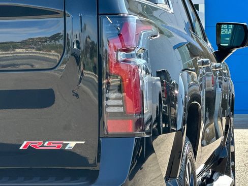 New 2024 Chevrolet Silverado EV RST image 21