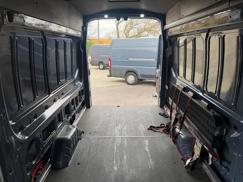 Used 2019 Ford Transit 250 148 High Roof Extended image 18