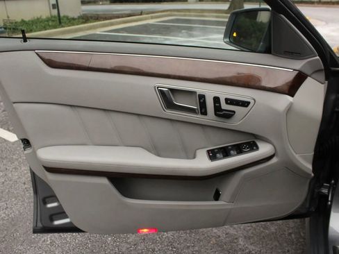 Used 2012 Mercedes-Benz E 350 4MATIC Sedan image 14