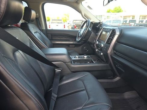 Used 2019 Ford Expedition Platinum image 11