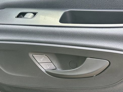 Used 2019 Mercedes-Benz Sprinter 2500 image 17