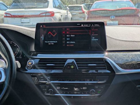 Used 2022 BMW M550i xDrive M550i xDrive w/ Executive Package image 18