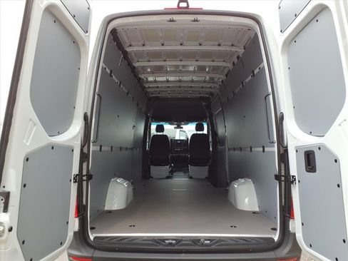 New 2026 Mercedes-Benz Sprinter 2500 image 25