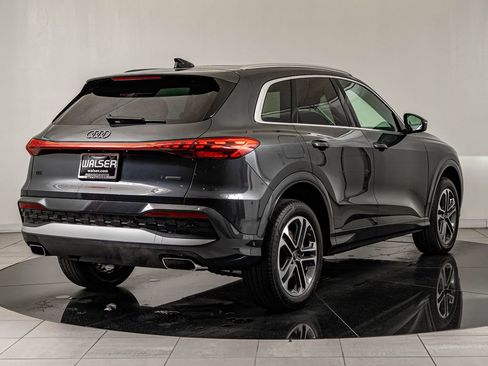 Certified 2025 Audi Q5 Premium w/ Convenience Package AWD/4WD image 5