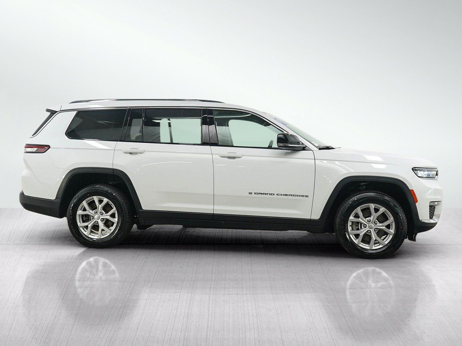 Used 2023 Jeep Grand Cherokee L Limited AWD/4WD image 7