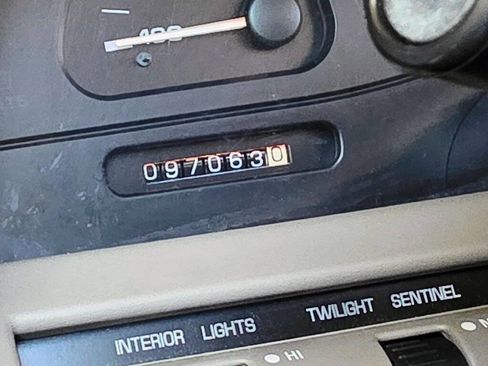 Used 1997 Oldsmobile Aurora FWD image 32