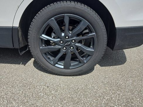 Used 2022 Chevrolet Equinox RS w/ RS Leather Package AWD/4WD image 2