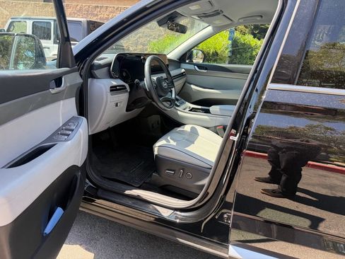 Used 2025 Hyundai Palisade SEL FWD image 18