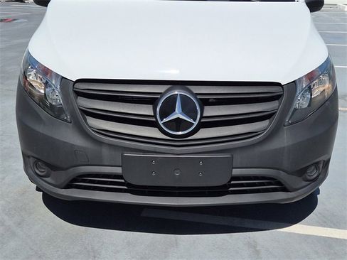 Used 2023 Mercedes-Benz Metris Passenger image 9