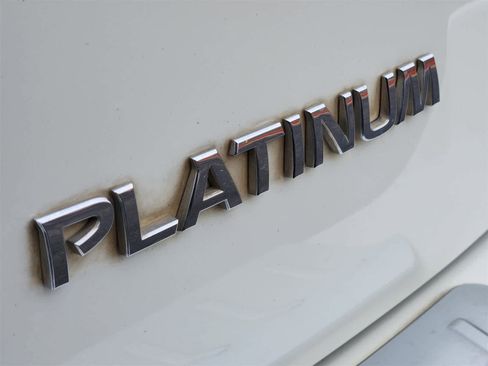 Used 2017 Nissan Pathfinder Platinum w/ Cargo Package image 11