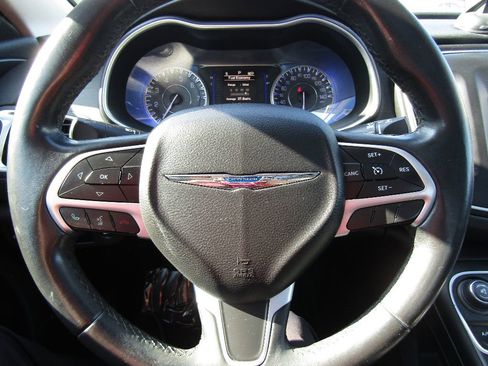 Used 2015 Chrysler 200 Limited w/ Convenience Group image 17
