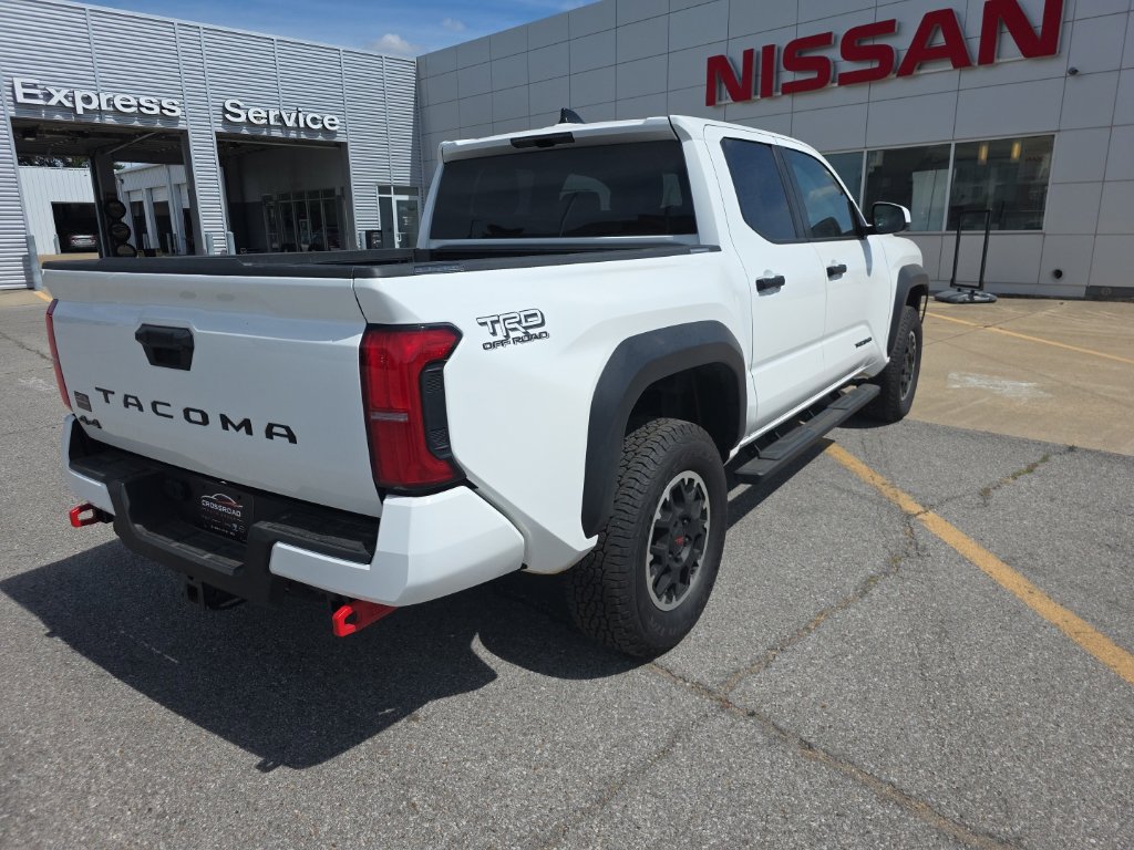 Used 2025 Toyota Tacoma TRD Off-Road AWD/4WD image 3