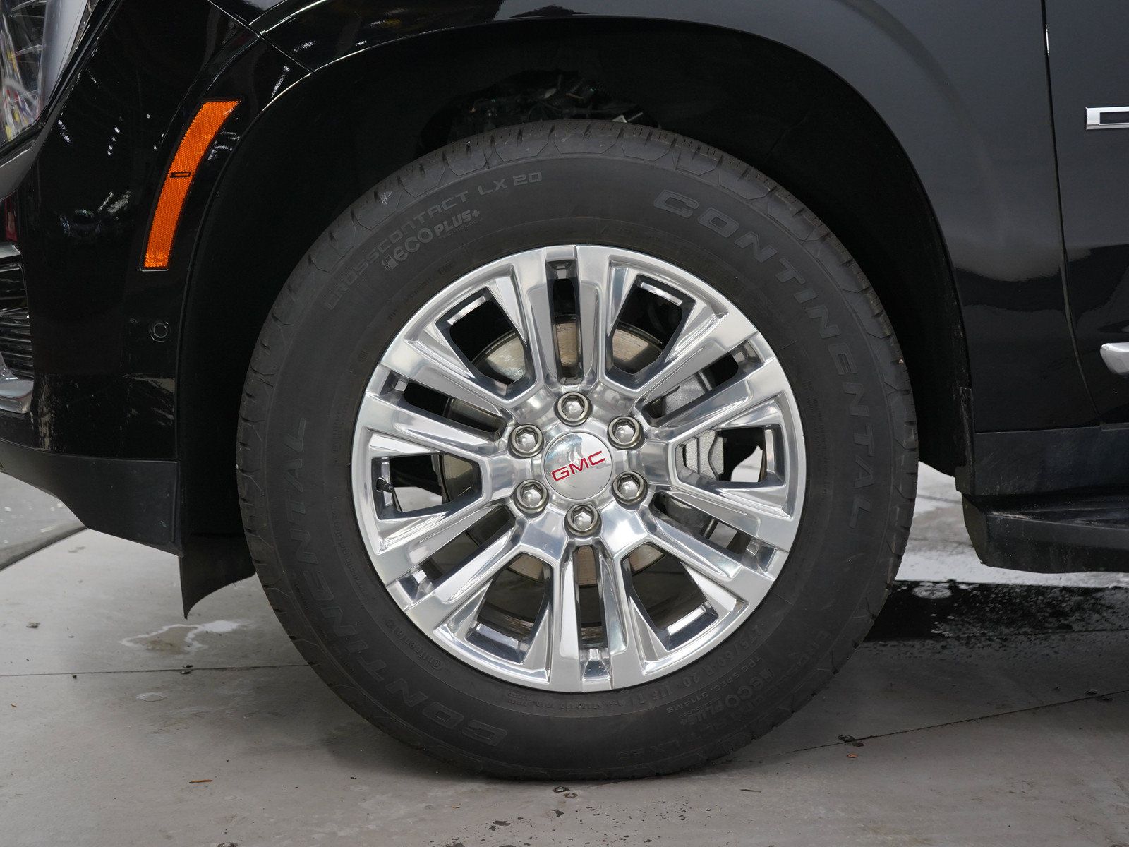 Used 2025 GMC Yukon Denali AWD/4WD image 33