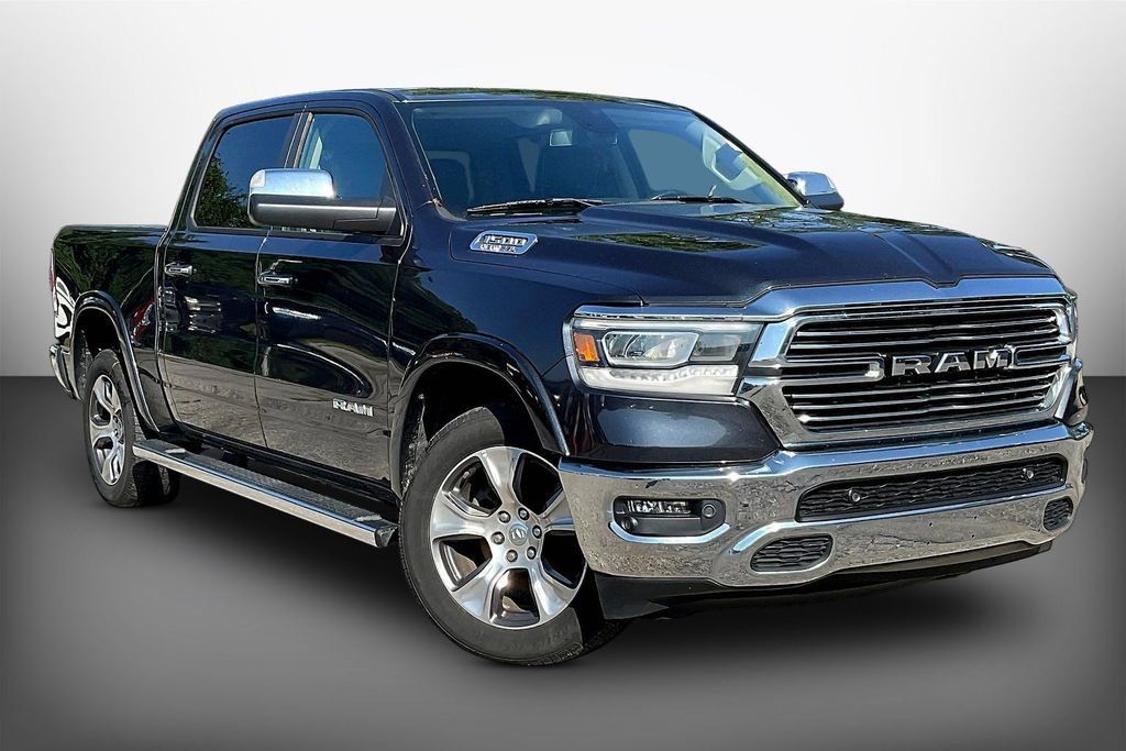 Used 2019 RAM 1500 Laramie AWD/4WD image 3
