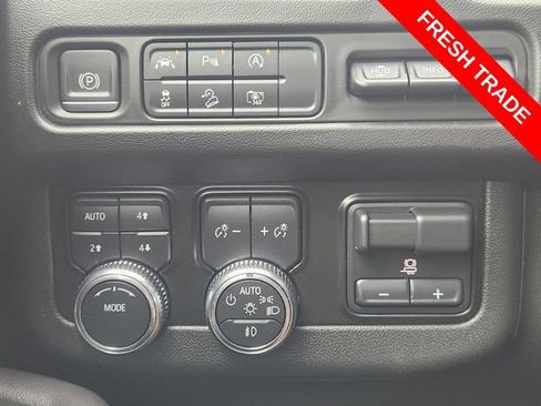 Used 2024 GMC Yukon AT4 w/ Technology Package AWD/4WD image 20
