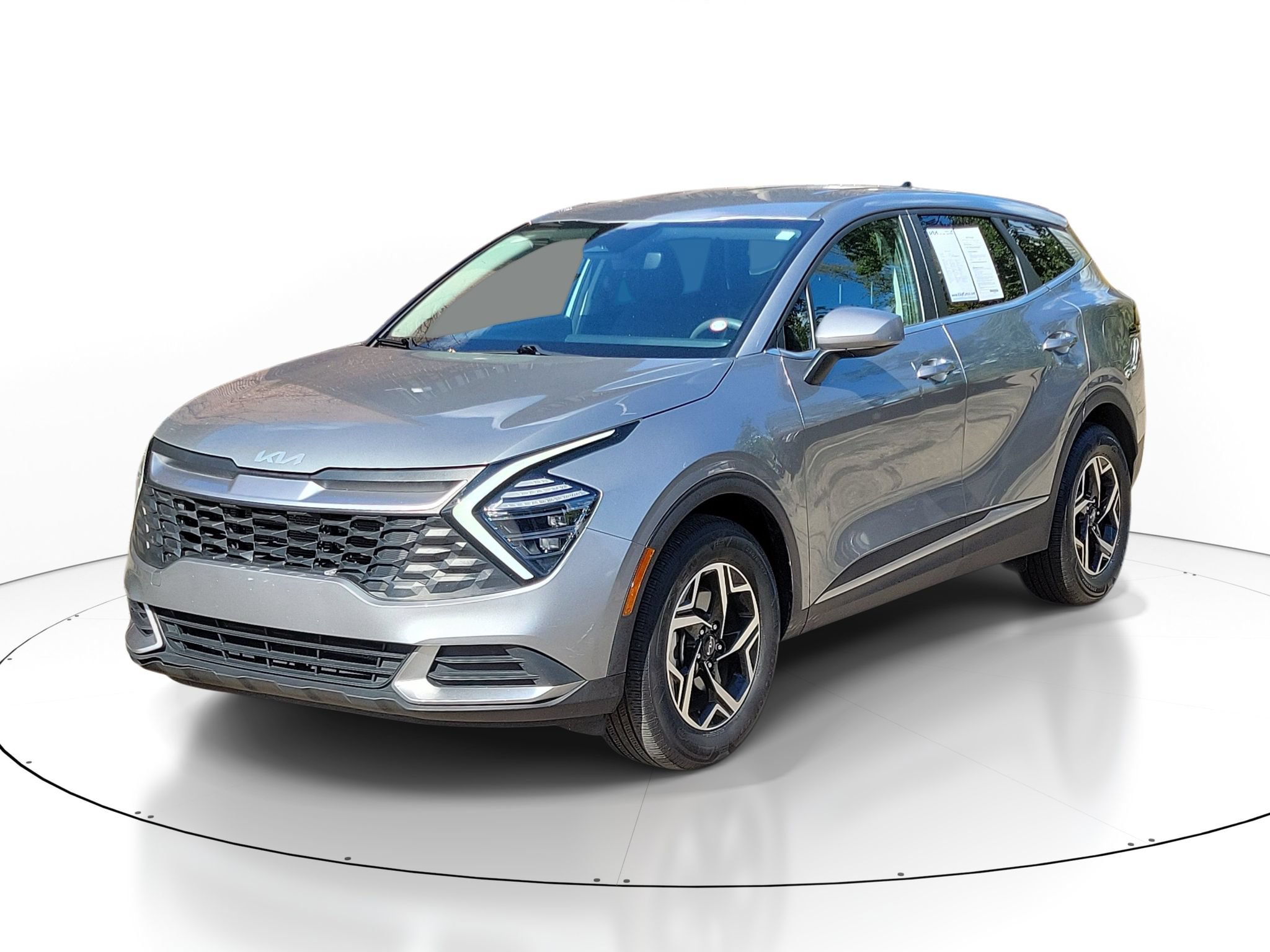 Used 2025 Kia Sportage LX FWD image 2