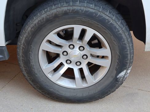 Used 2019 Chevrolet Suburban LT AWD/4WD image 31