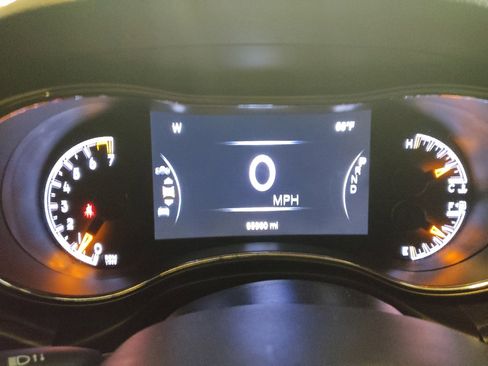 Used 2019 Jeep Grand Cherokee Altitude AWD/4WD image 23