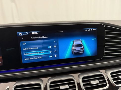 Used 2025 Mercedes-Benz GLS 450 4MATIC image 30