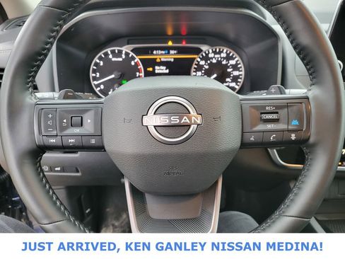 Used 2025 Nissan Rogue SV image 12