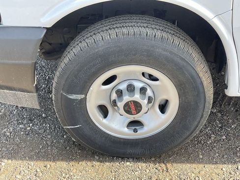 New 2025 GMC Savana 2500 Extended w/ Driver Convenience Package image 32