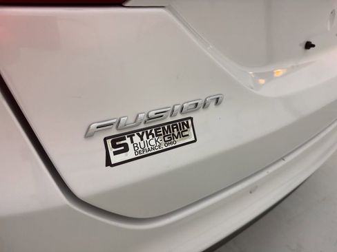 Used 2014 Ford Fusion SE image 10