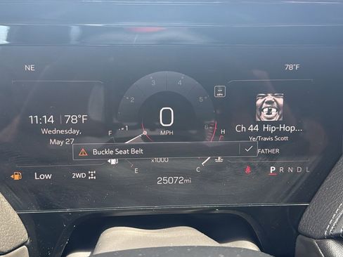 Used 2025 GMC Yukon Denali w/ Sun & Power Step Package AWD/4WD image 13