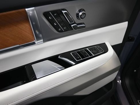 Used 2026 Cadillac Vistiq Luxury AWD/4WD image 13