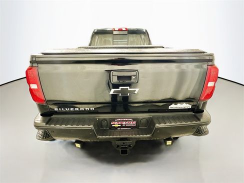 Used 2018 Chevrolet Silverado 2500 LTZ image 7