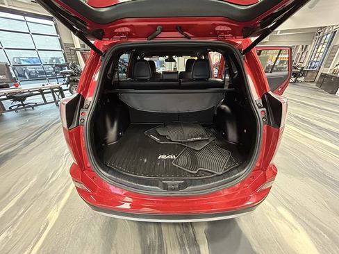 Used 2016 Toyota RAV4 SE image 46