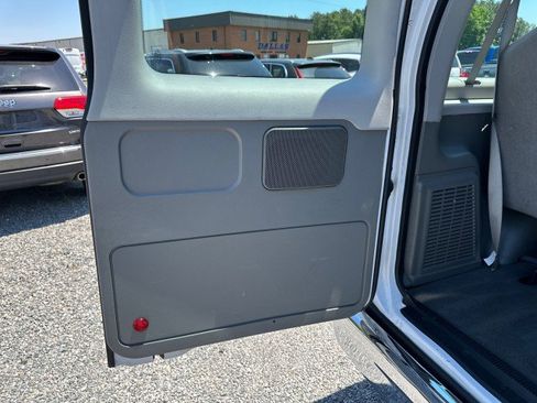 Used 2011 Ford E-350 and Econoline 350 XLT RWD image 39