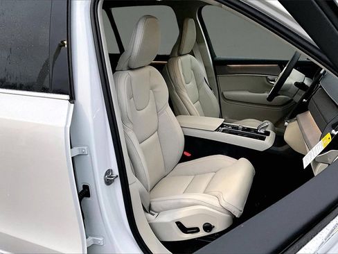 New 2026 Volvo XC90 B6 Ultra w/ Protection Package image 11