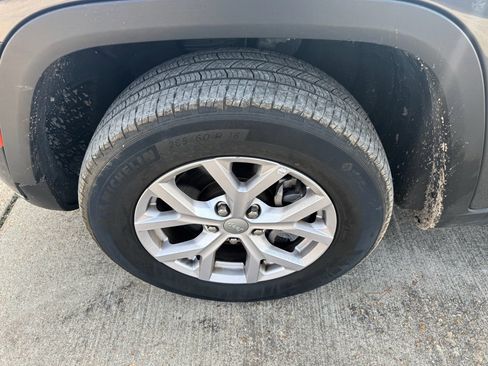 Used 2022 Jeep Grand Cherokee L Limited image 9