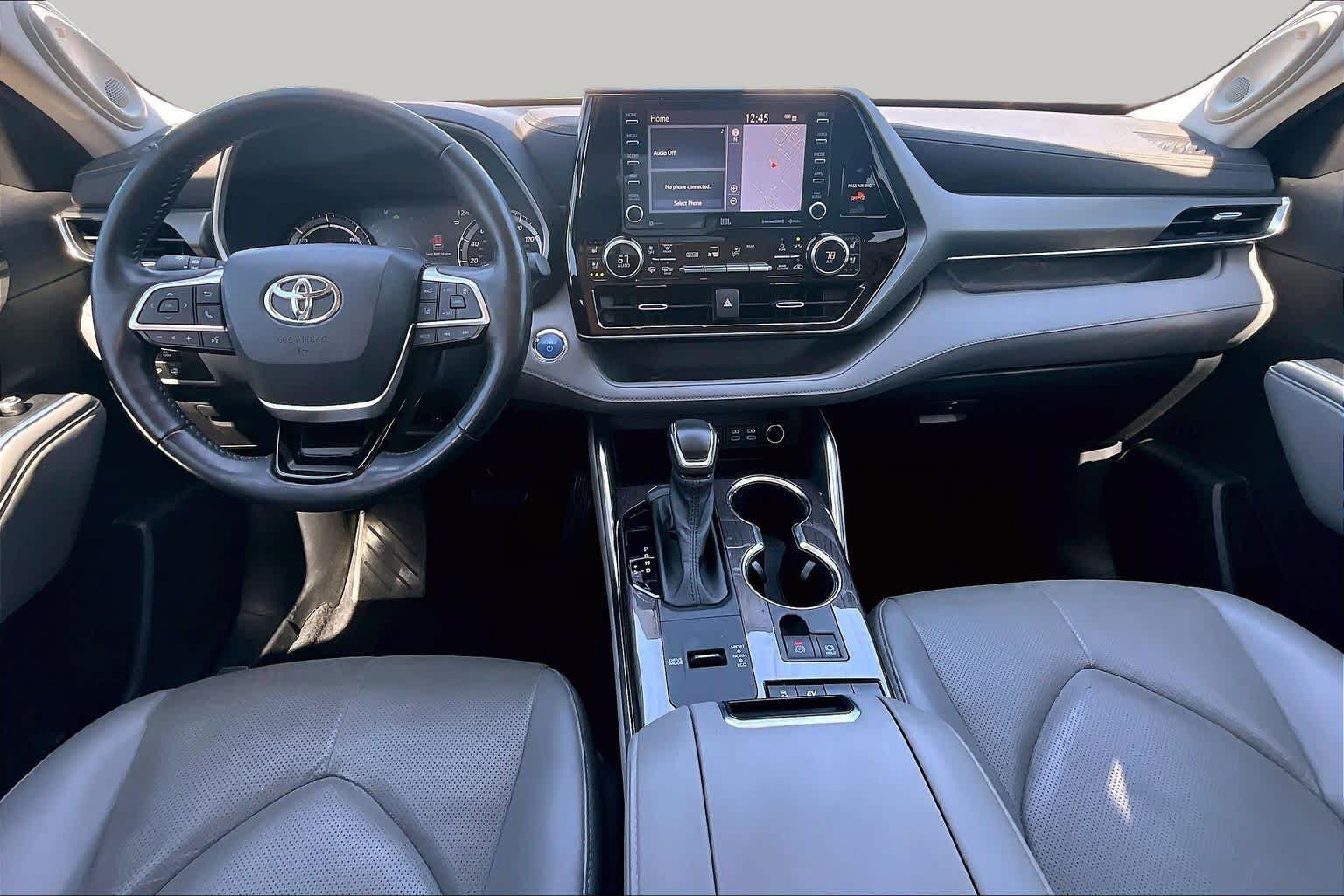 Used 2022 Toyota Highlander Limited FWD image 16