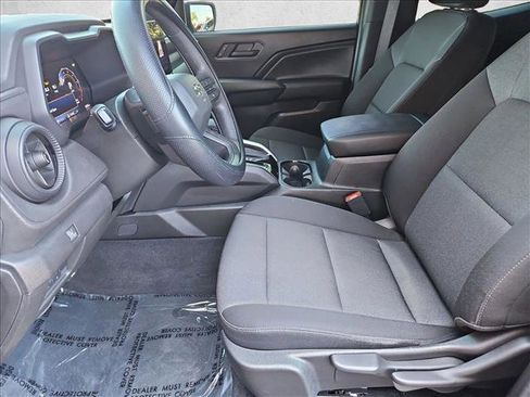 Used 2025 Chevrolet Colorado Trail Boss AWD/4WD image 21