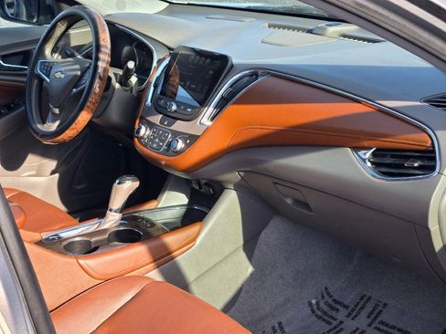 Used 2018 Chevrolet Malibu Premier w/ Driver Confidence Package image 7