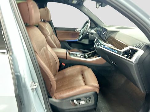 Used 2024 BMW X5 xDrive50e w/ M Sport Package AWD/4WD image 19