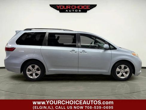 Used 2015 Toyota Sienna LE FWD image 8