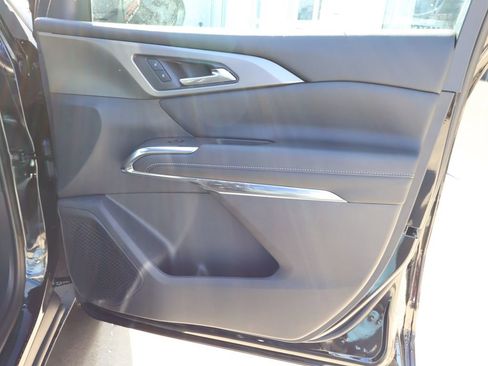 New 2026 Chevrolet Traverse LT w/ Sun and Wheel Package FWD image 37