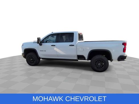 Used 2024 Chevrolet Silverado 2500 ZR2 w/ Technology Package AWD/4WD image 7