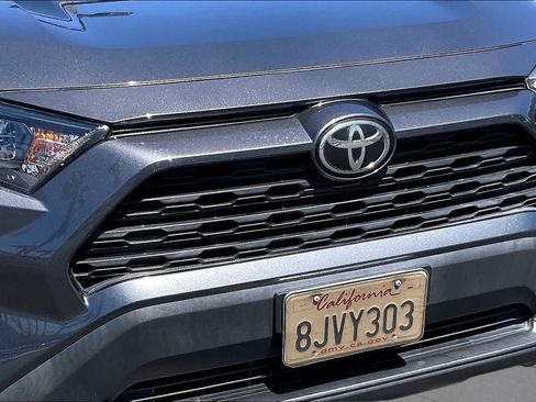 Used 2019 Toyota RAV4 LE w/ Carpet Mat Package FWD image 29