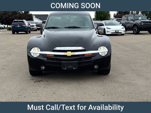 Used 2005 Chevrolet SSR w/ Preferred Equipment Group RWD image 6