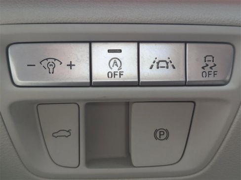 Used 2021 Genesis G80 2.5T image 25