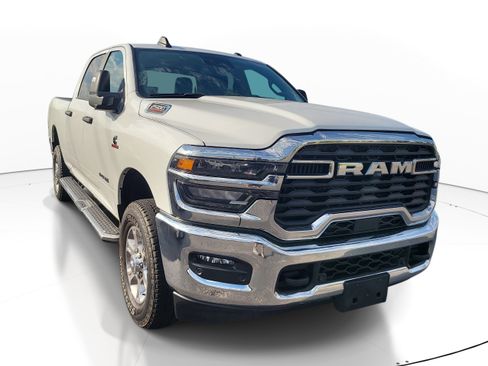 Used 2025 RAM 2500 Big Horn AWD/4WD image 1