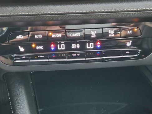 Used 2021 Buick Envision Essence w/ Sport Touring Package image 18