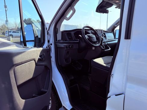 Used 2023 Ford Transit 250 Low Roof AWD w/ Exterior Upgrade Package image 14