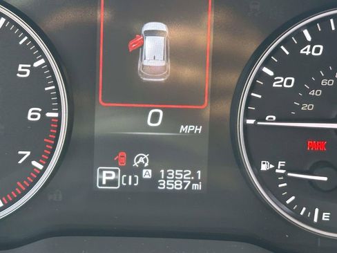 Certified 2025 Subaru Crosstrek 2.0i Premium image 25