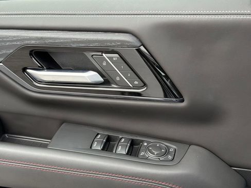 Used 2025 GMC Yukon AT4 Ultimate w/ LPO, Floor Liner Package AWD/4WD image 15