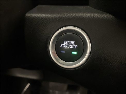 Used 2022 GMC Terrain SLE w/ Driver Convenience Package image 11