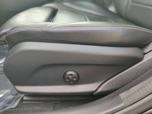Used 2017 Mercedes-Benz C 300 4MATIC Sedan w/ Premium 1 Package image 10